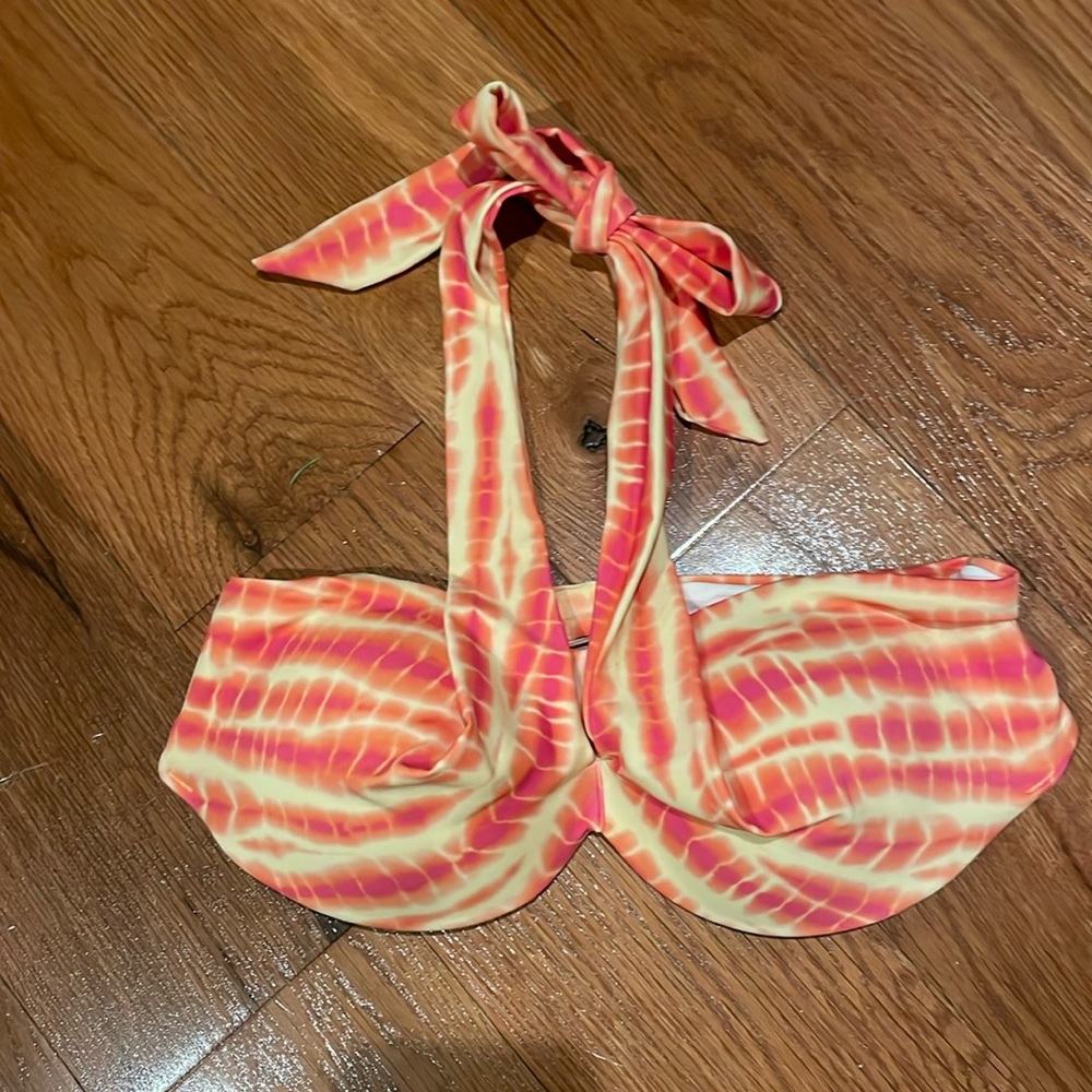Victoria’s Secret halter bikini top Size Small